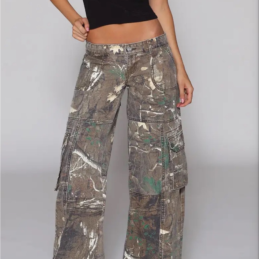 Revice Camouflage Cargo Pants